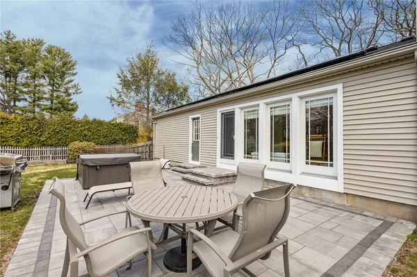 $839,900 | 211 Love Lane, Warwick, RI 02886