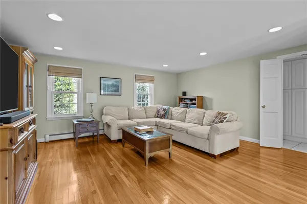 $839,900 | 211 Love Lane, Warwick, RI 02886