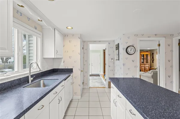 $839,900 | 211 Love Lane, Warwick, RI 02886