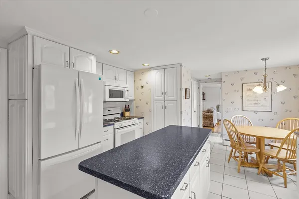 $839,900 | 211 Love Lane, Warwick, RI 02886