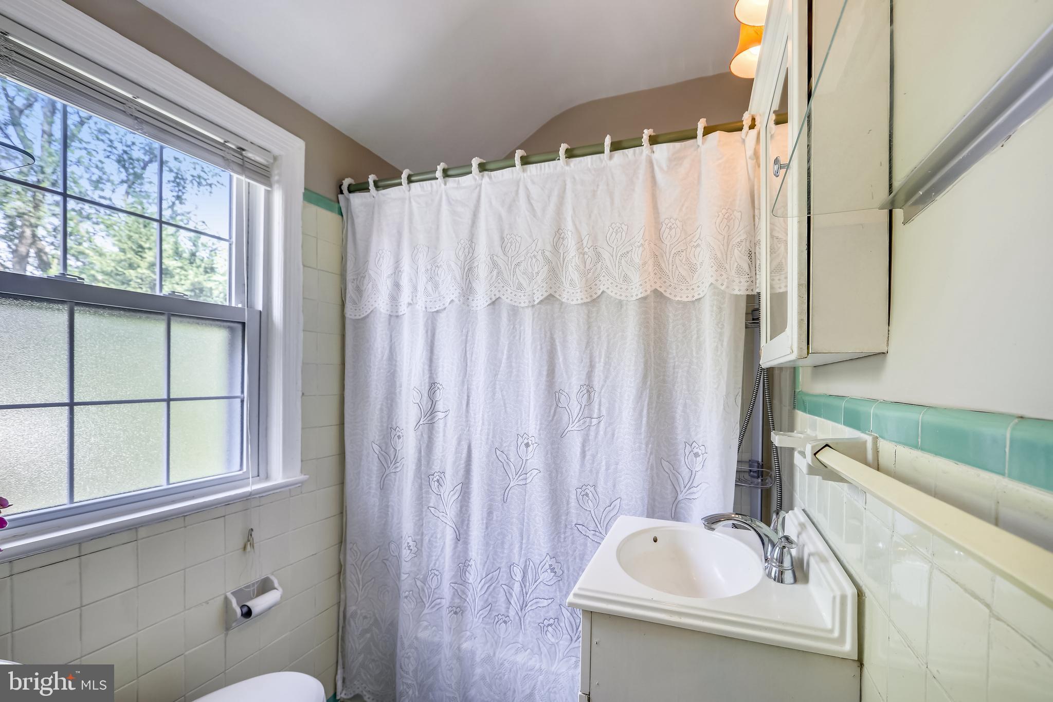 10001 Sidney Road Silver Spring, MD 20901 - Photo 14 of 44