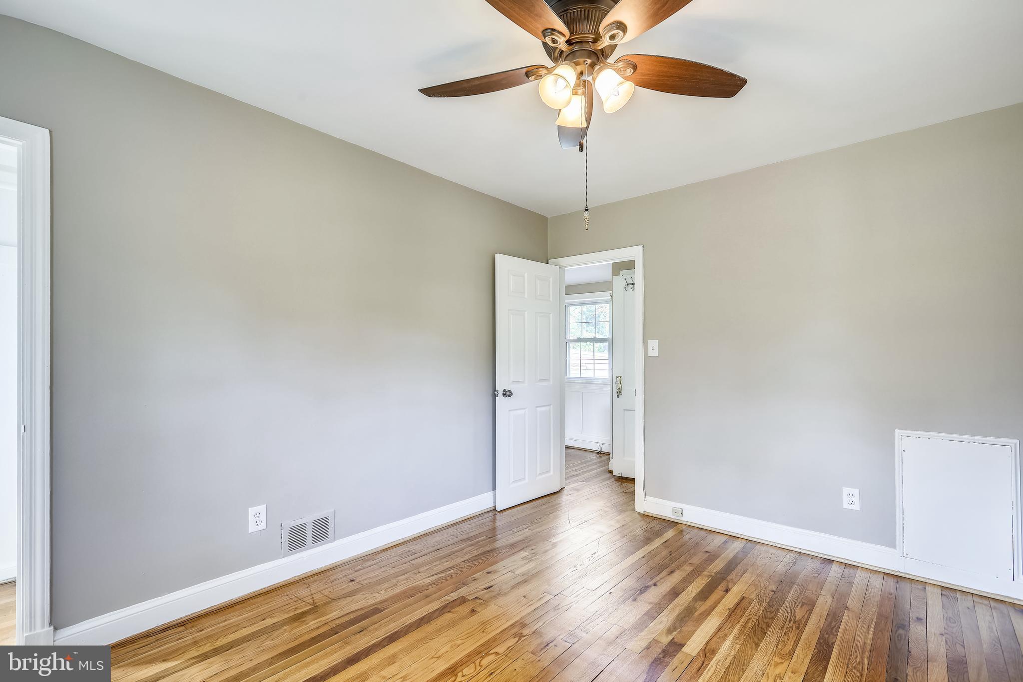 10001 Sidney Road Silver Spring, MD 20901 - Photo 17 of 44