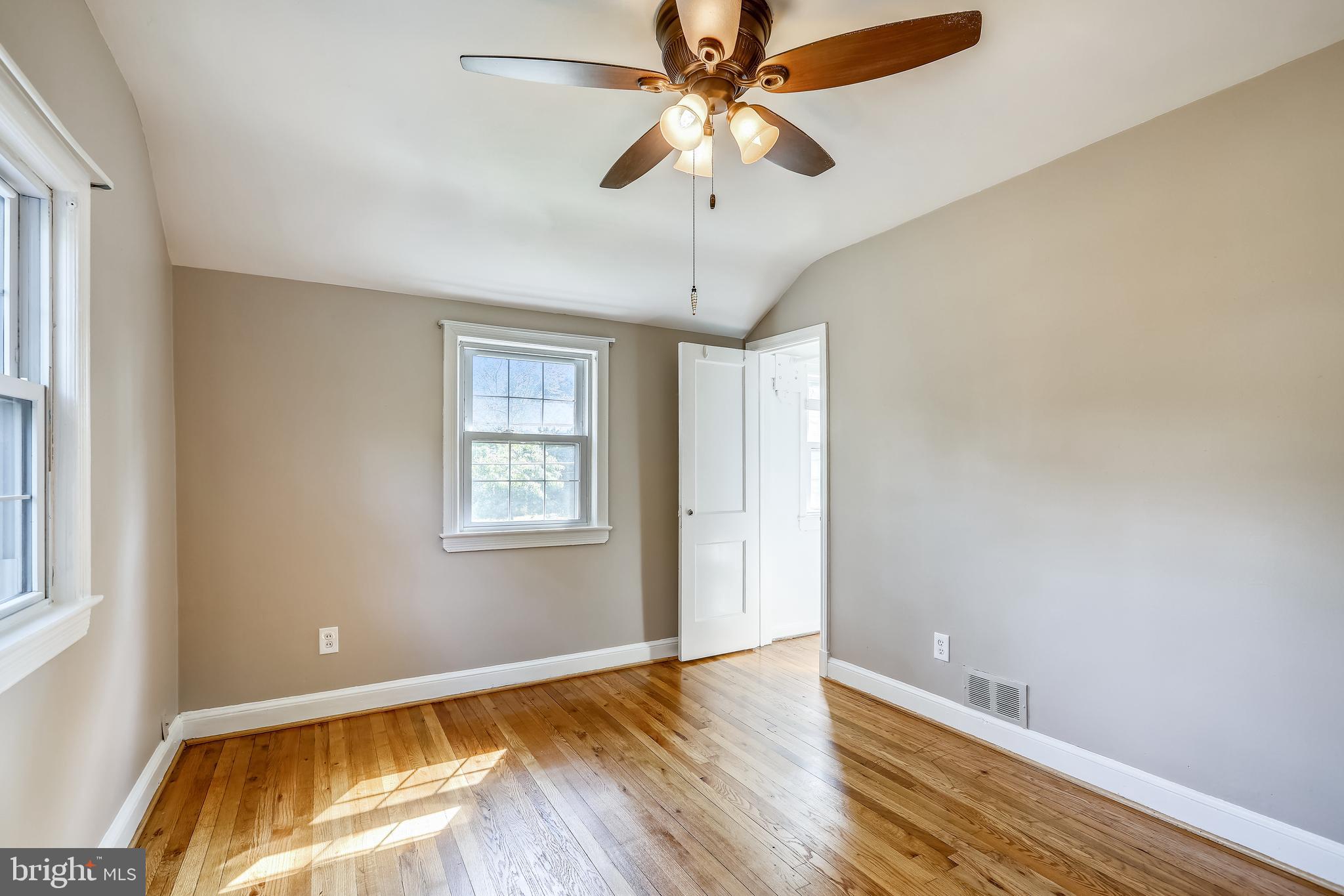 10001 Sidney Road Silver Spring, MD 20901 - Photo 18 of 44