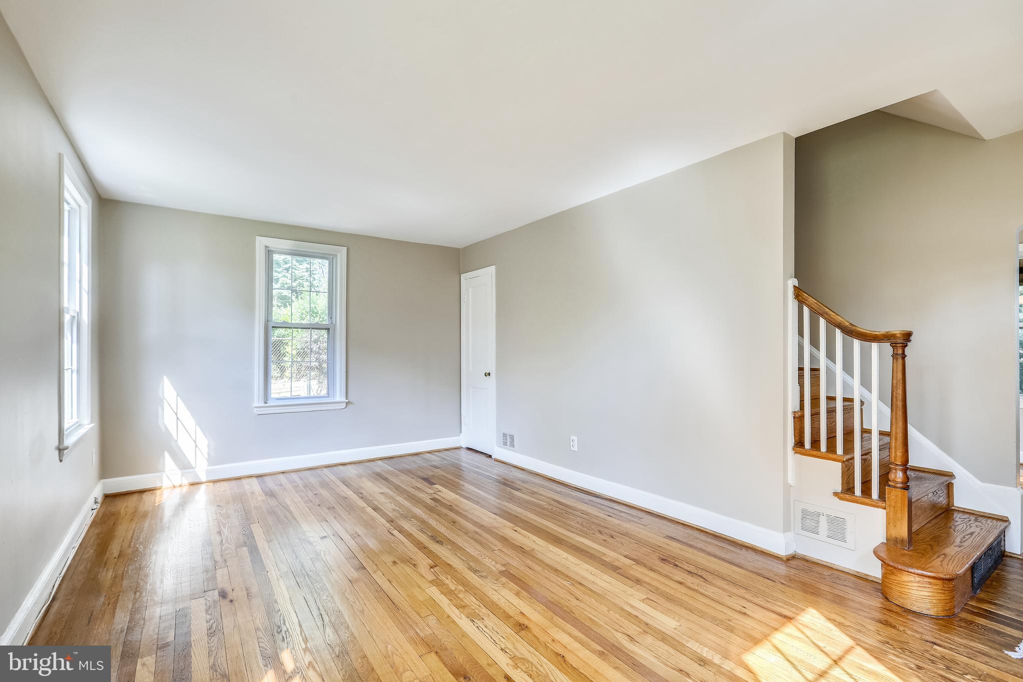 10001 Sidney Road Silver Spring, MD 20901 - Photo 4 of 44