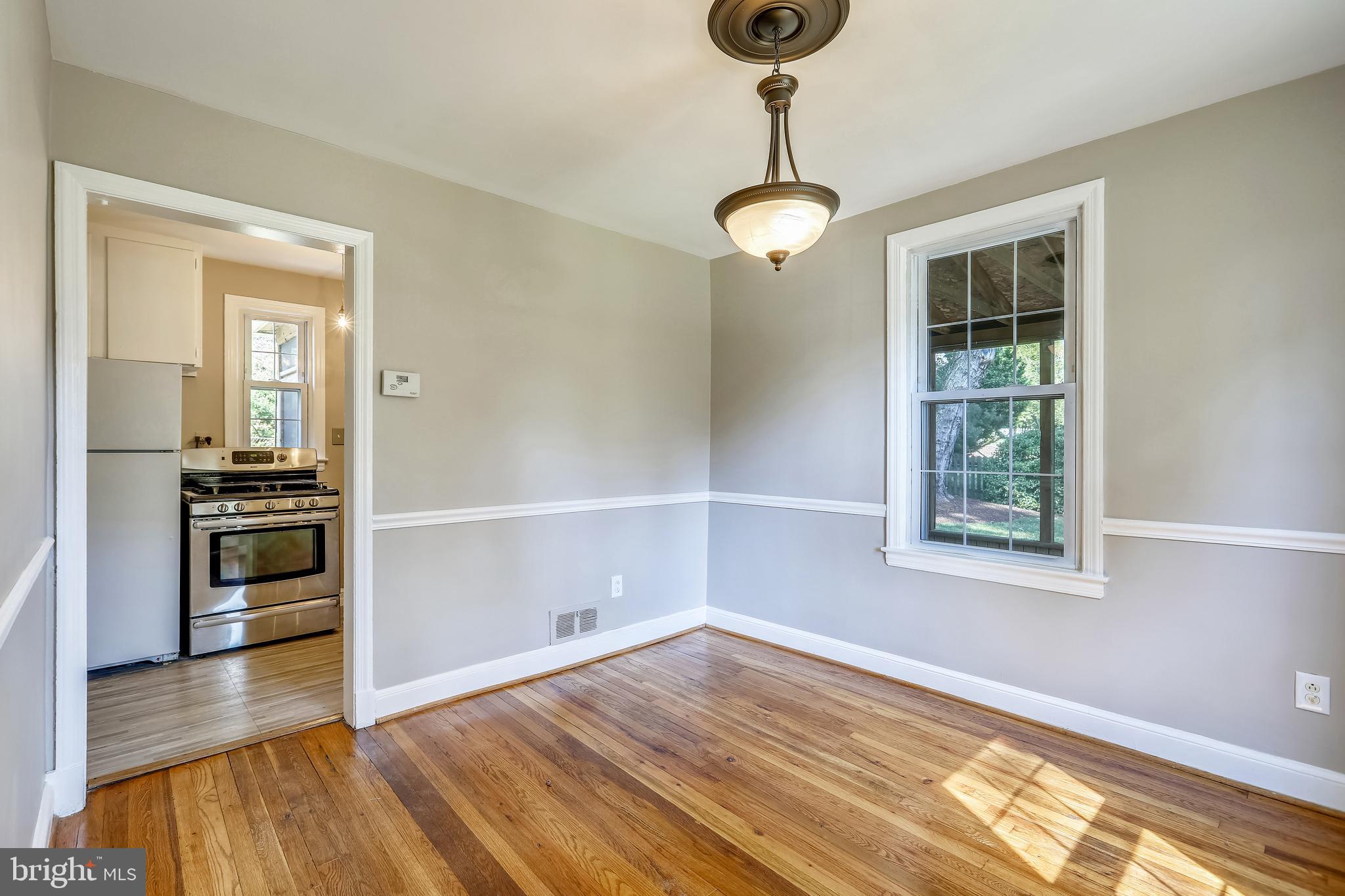 10001 Sidney Road Silver Spring, MD 20901 - Photo 5 of 44