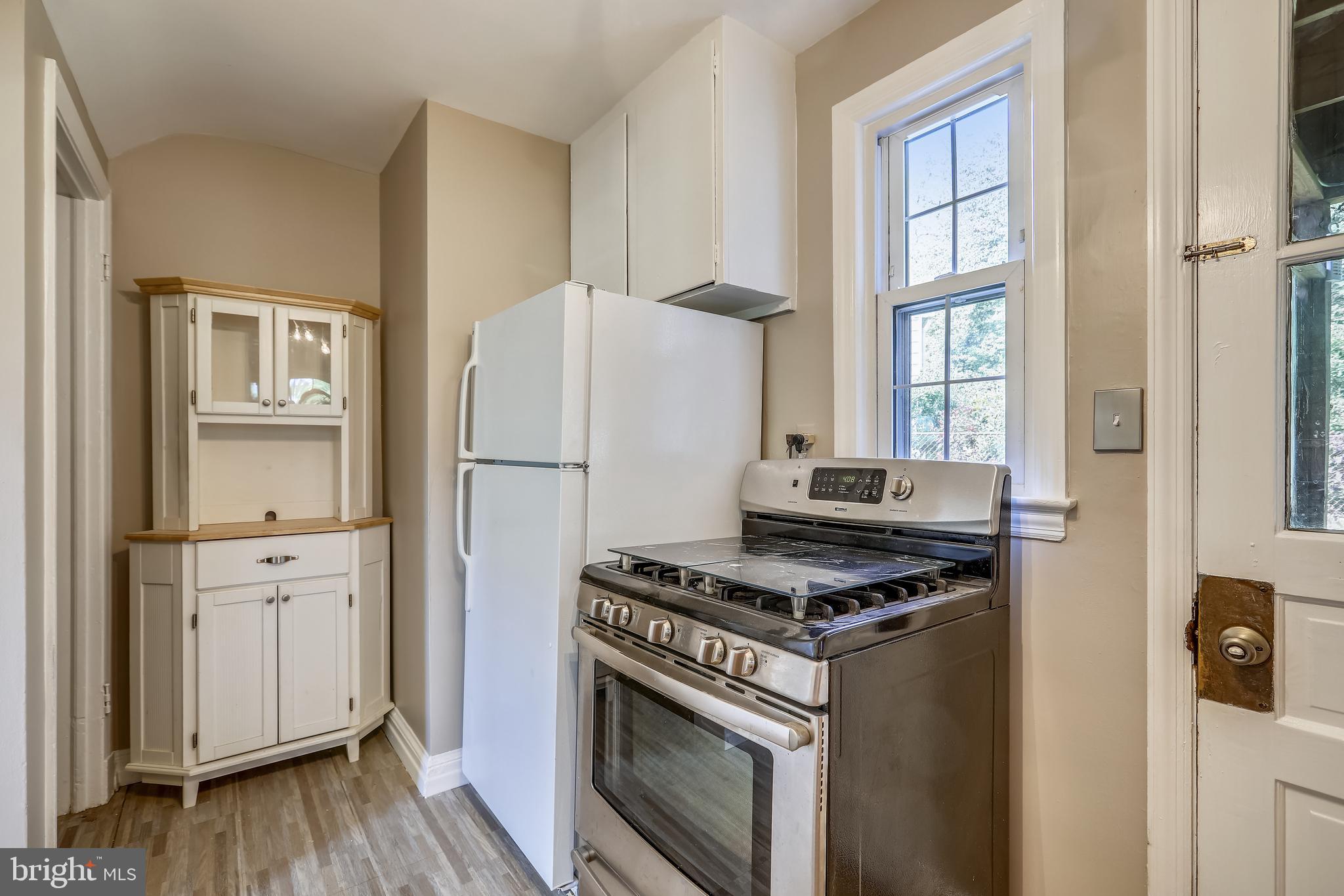 10001 Sidney Road Silver Spring, MD 20901 - Photo 8 of 44