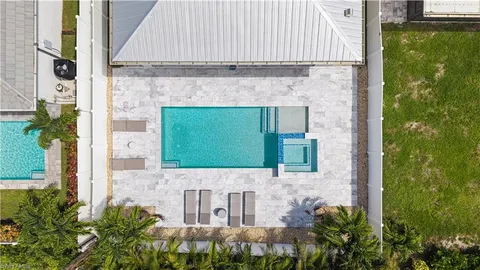 $1,795,000 | 828 100th Avenue North, Naples, FL 34108