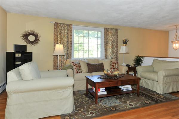 2 Bantry Road Southborough, MA 01772 - Photo 4 of 15 Gallery Image 4