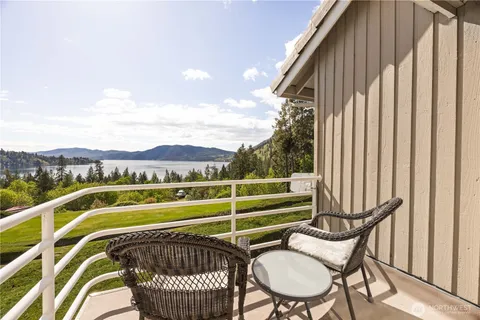 $695,000 | 11415 South Lakeshore Road, Unit 7, Chelan, WA 98816
