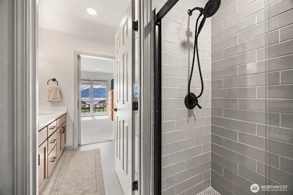 $695,000 | 11415 South Lakeshore Road, Unit 7, Chelan, WA 98816