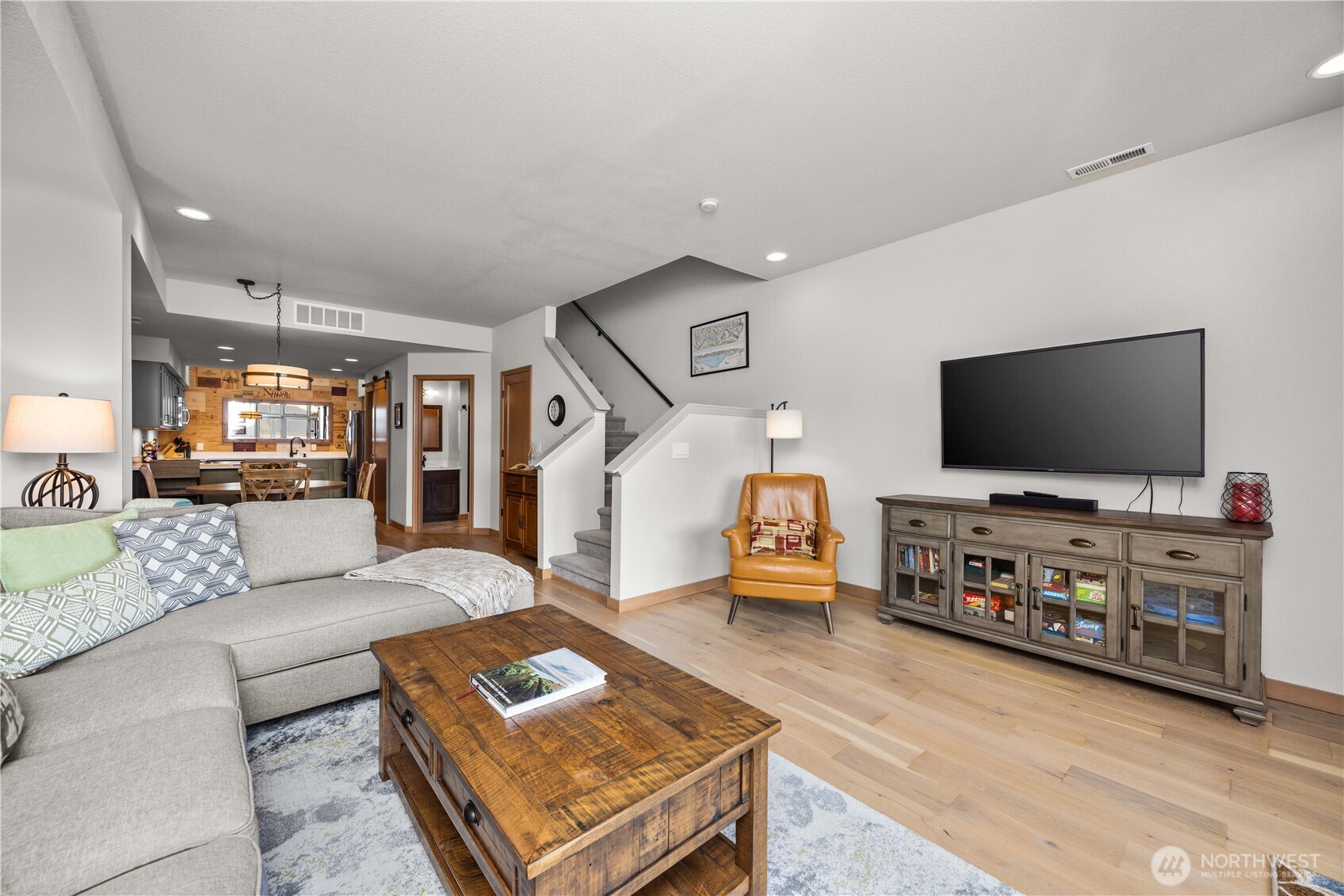 11415 South Lakeshore Road, Unit 7 Chelan, WA 98816 - Photo 17 of 38