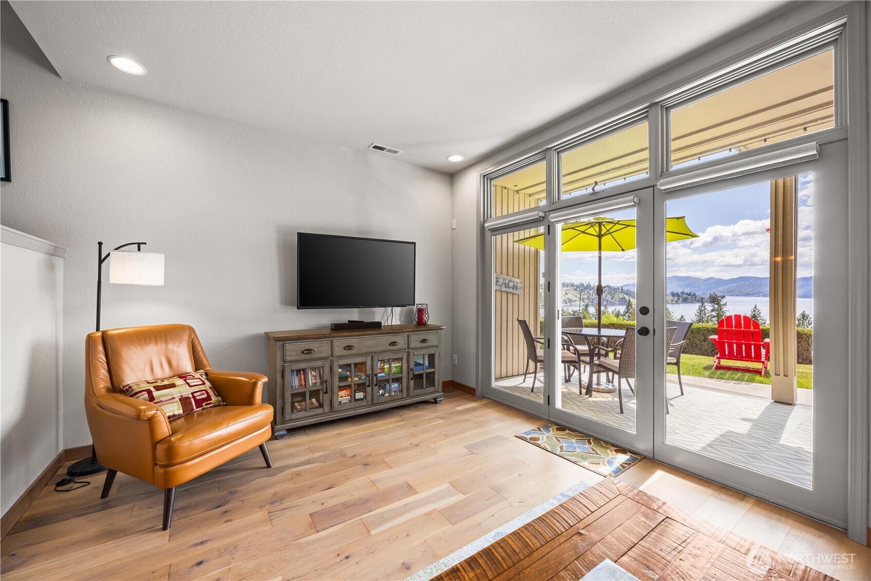 11415 South Lakeshore Road, Unit 7 Chelan, WA 98816 - Photo 17 of 38