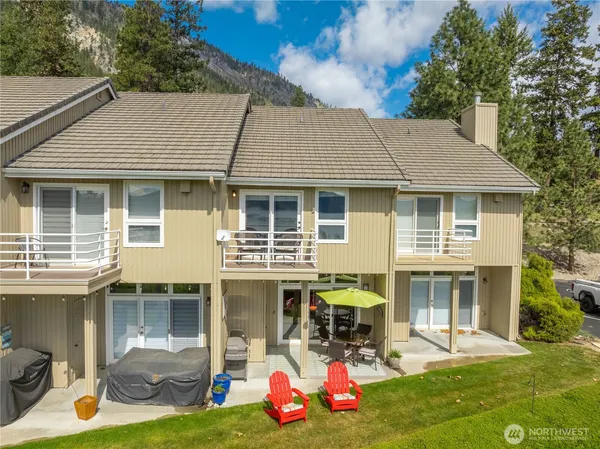 $695,000 | 11415 South Lakeshore Road, Unit 7, Chelan, WA 98816