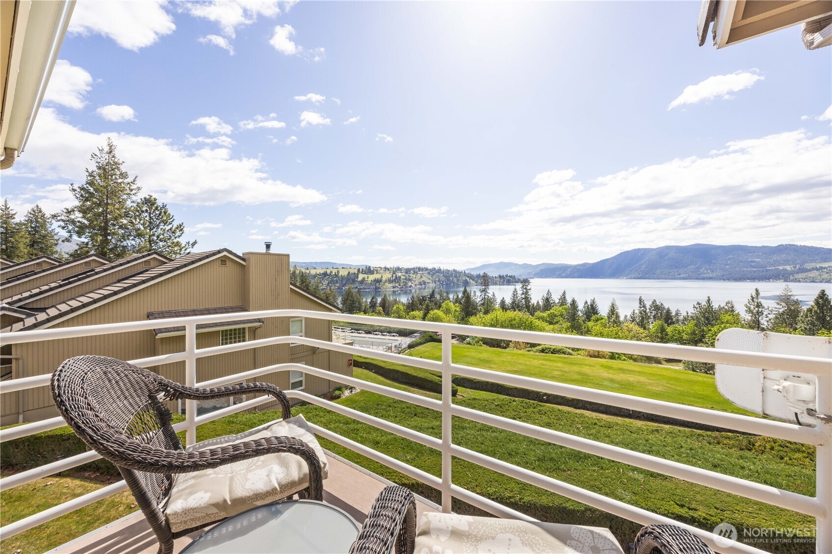 11415 South Lakeshore Road, Unit 7 Chelan, WA 98816 - Photo 10 of 38