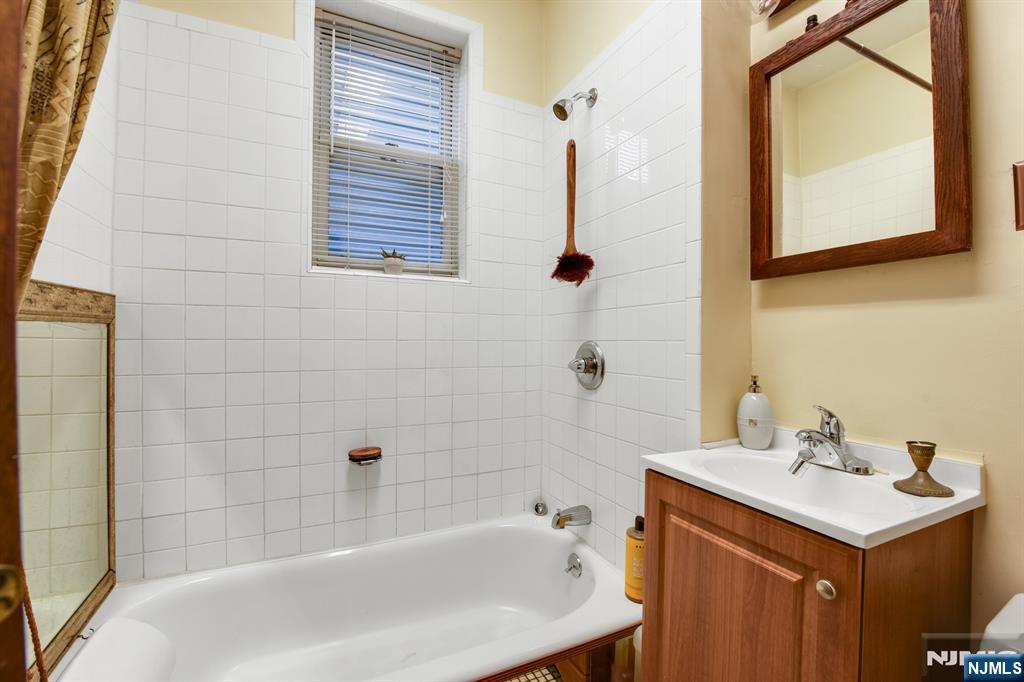 137 Valley Road Montclair, NJ 07042 - Photo 8 of 24