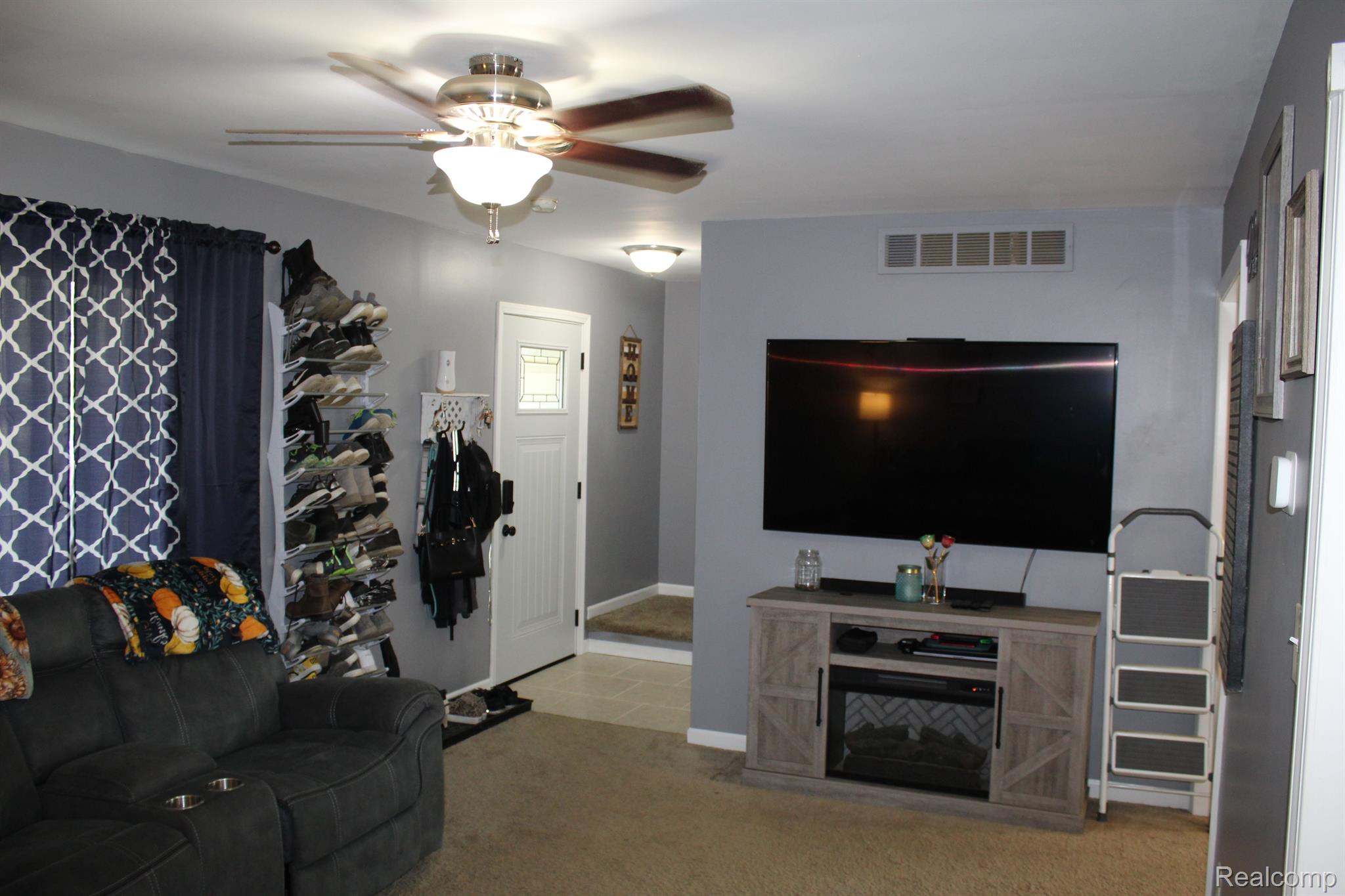 133 Elms Road Flushing, MI 48433 - Photo 2 of 26 Gallery Image 2