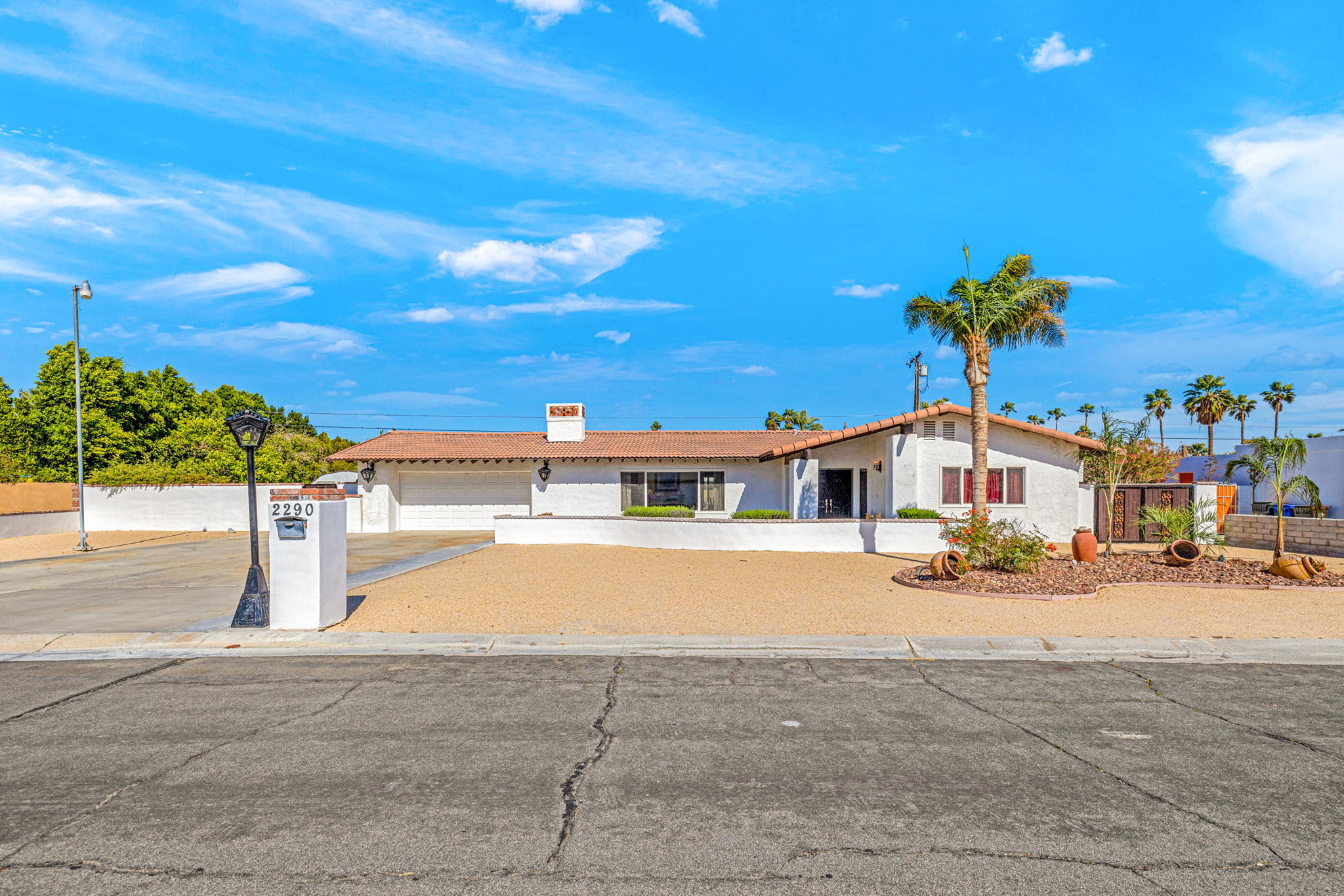 2290 North Victoria Road Palm Springs, CA 92262 - Photo 6 of 42 a view of a house with a outdoor space