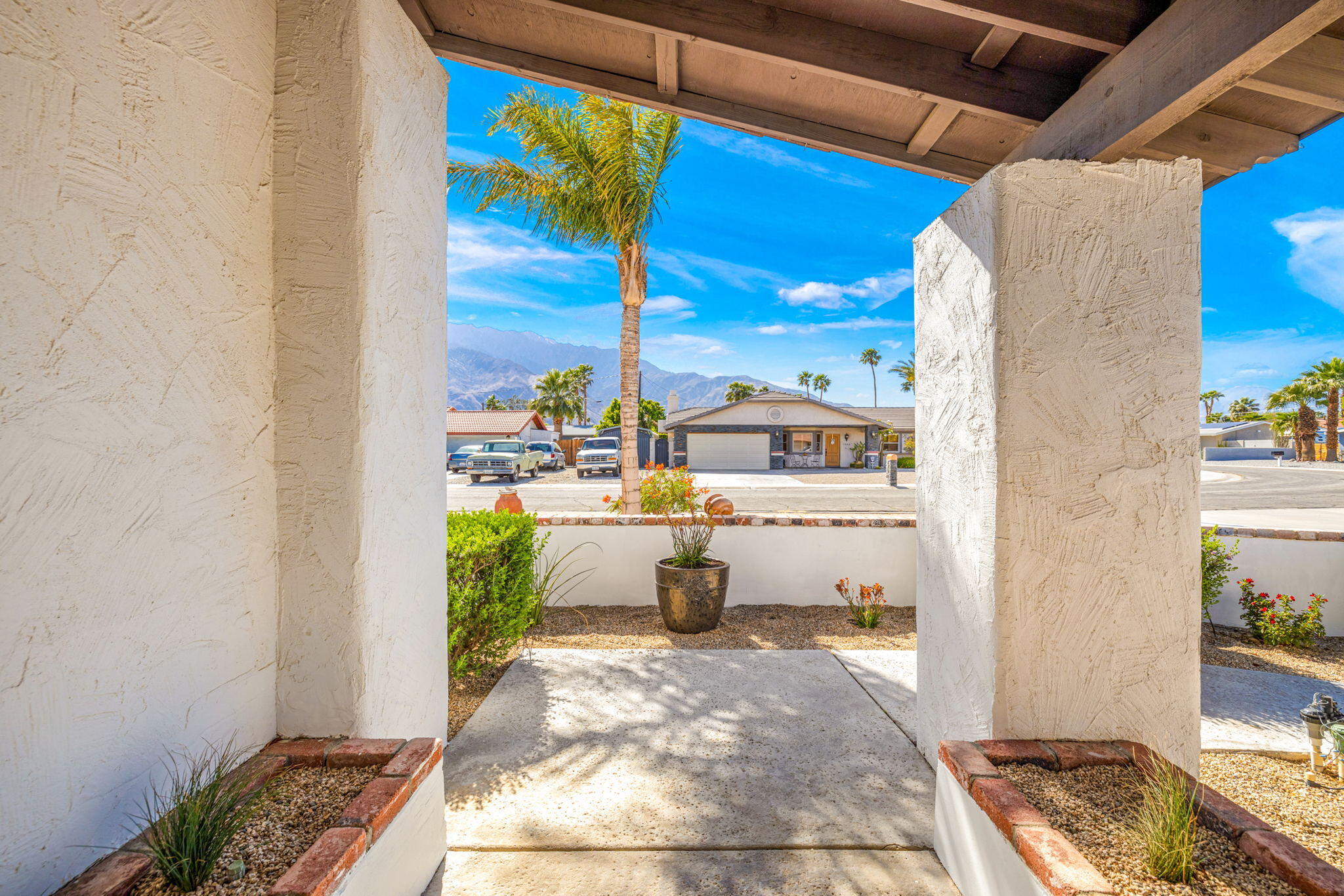 2290 North Victoria Road Palm Springs, CA 92262 - Photo 9 of 42 a room with window