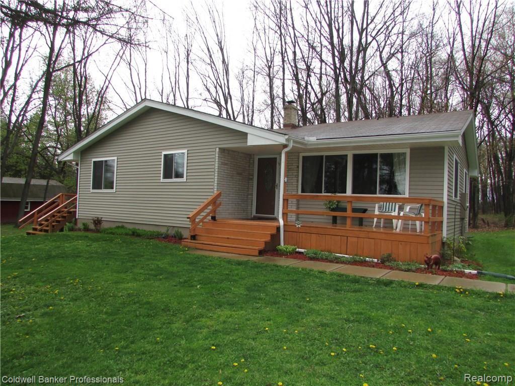 9111 Denton Hill Road Fenton, MI 48430 - Photo 2 of 42 IMG_9863.JPG