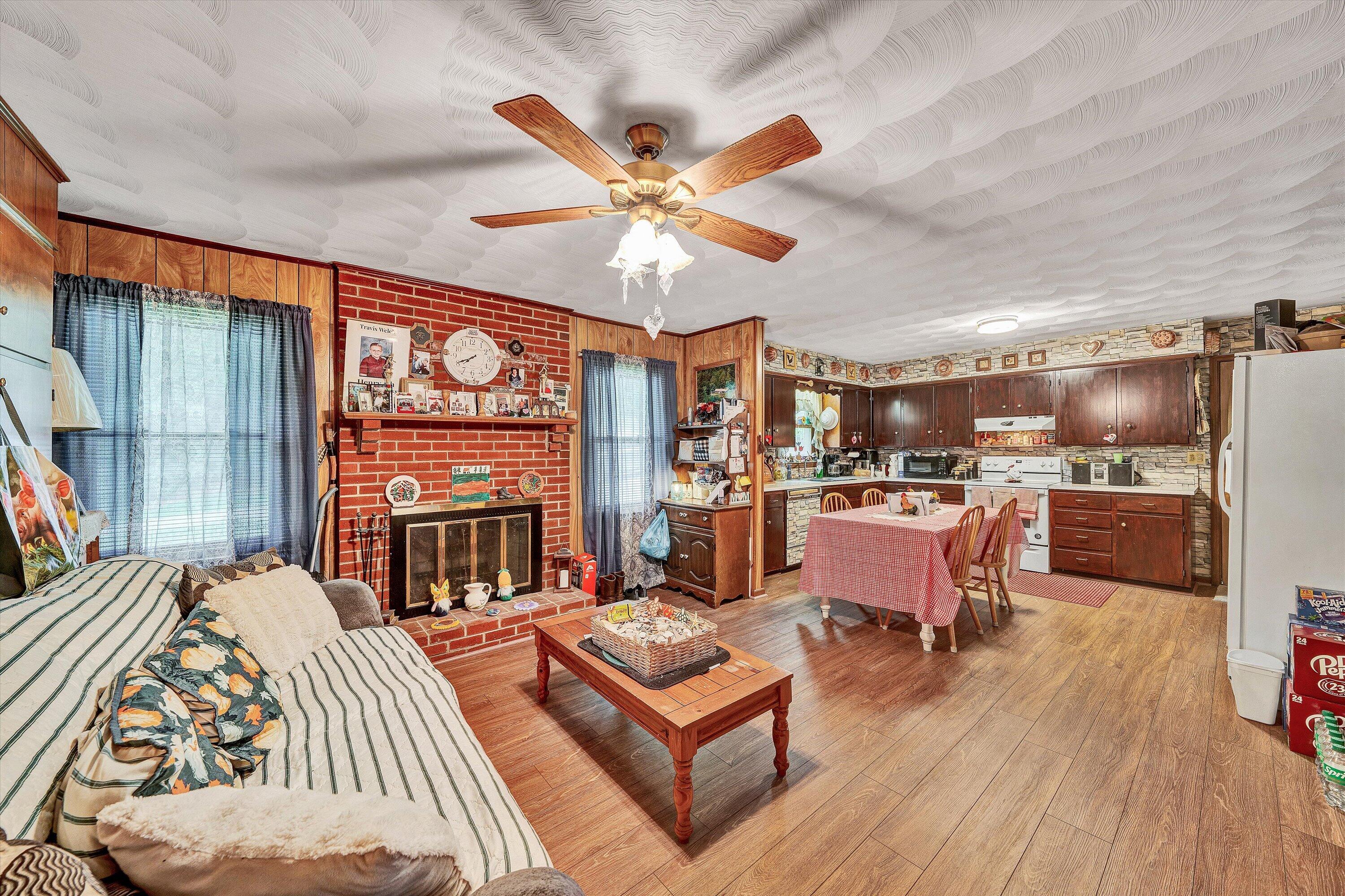 1544 Tulagi Road Vinton, VA 24179 - Photo 11 of 36 11-DSC00232