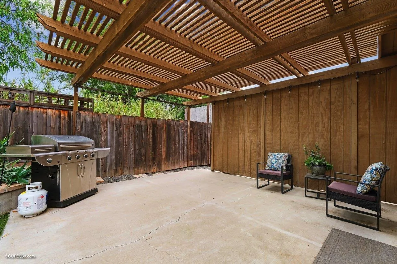 9541 Mandeville Road Santee, CA 92071 - Photo 30 of 32 a view of a backyard with a tub