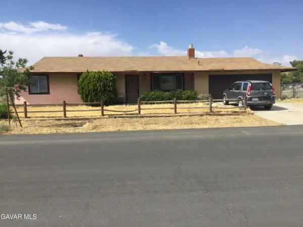 $330,000 | 17215 Laredo Vista Avenue, Lake Los Angeles, CA 93591