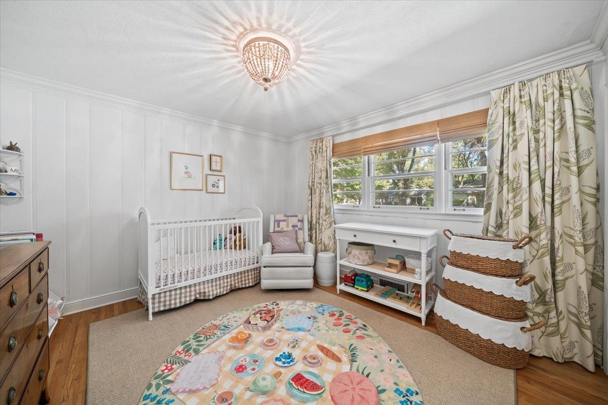 127 North Rose Road Memphis, TN 38117 - Photo 20 of 30 a bedroom with furniture and a large window