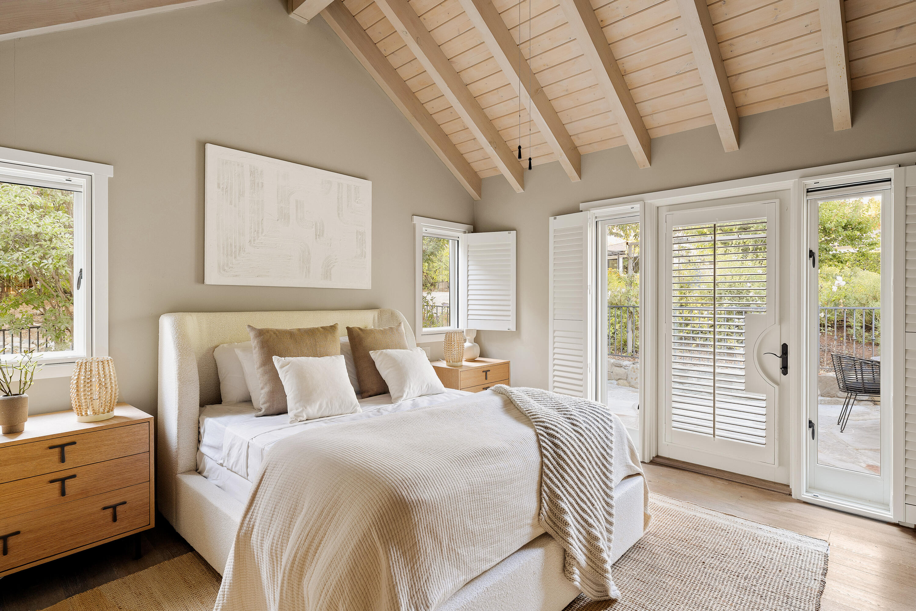 813 Country Club Road Ojai, CA 93023 - Photo 14 of 31 Guest En-Suite