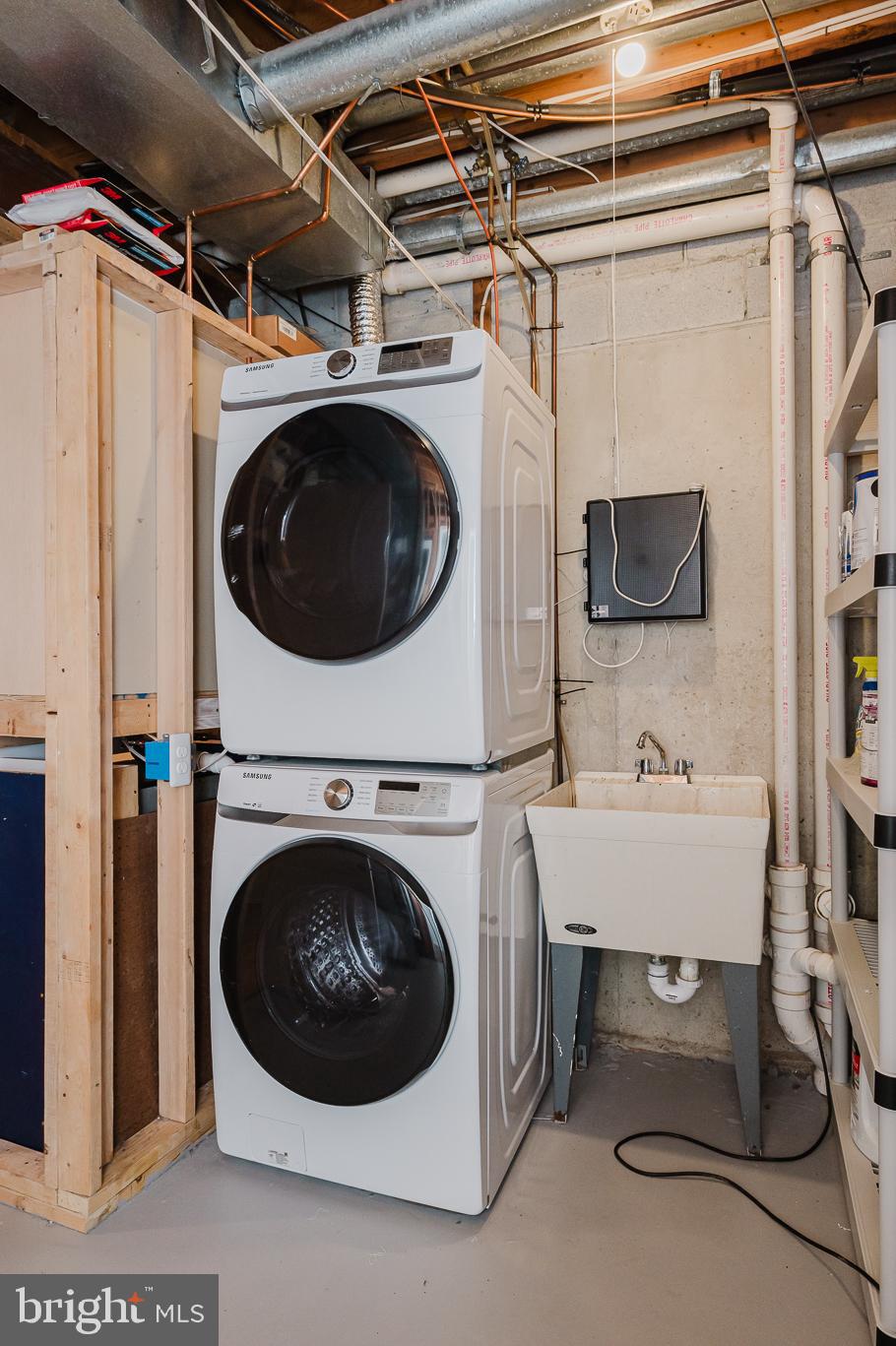 27 Faraday Drive Lutherville-Timonium, MD 21093 - Photo 48 of 60 a utility room with dryer and washer