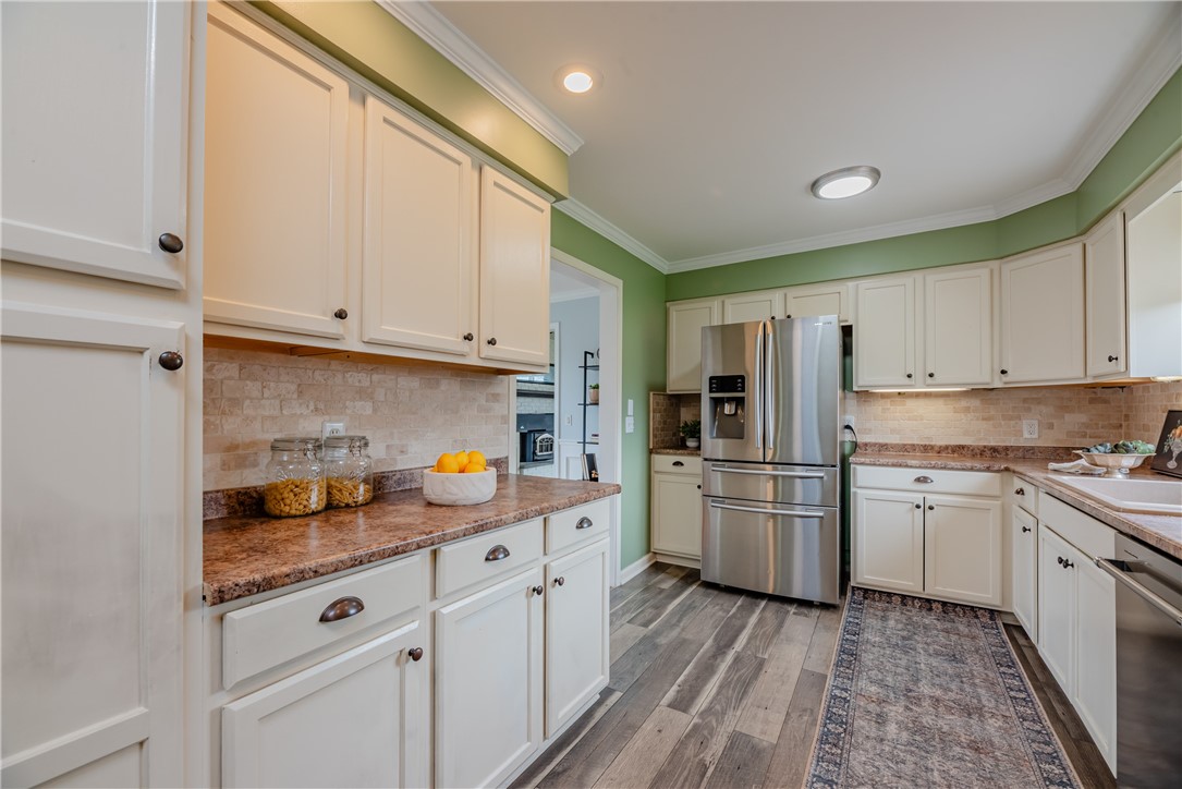 896 Plank Road Penfield, NY 14526 - Photo 14 of 50