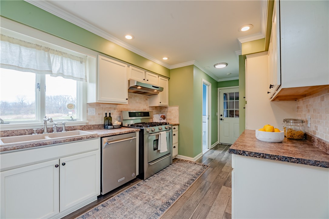 896 Plank Road Penfield, NY 14526 - Photo 10 of 50