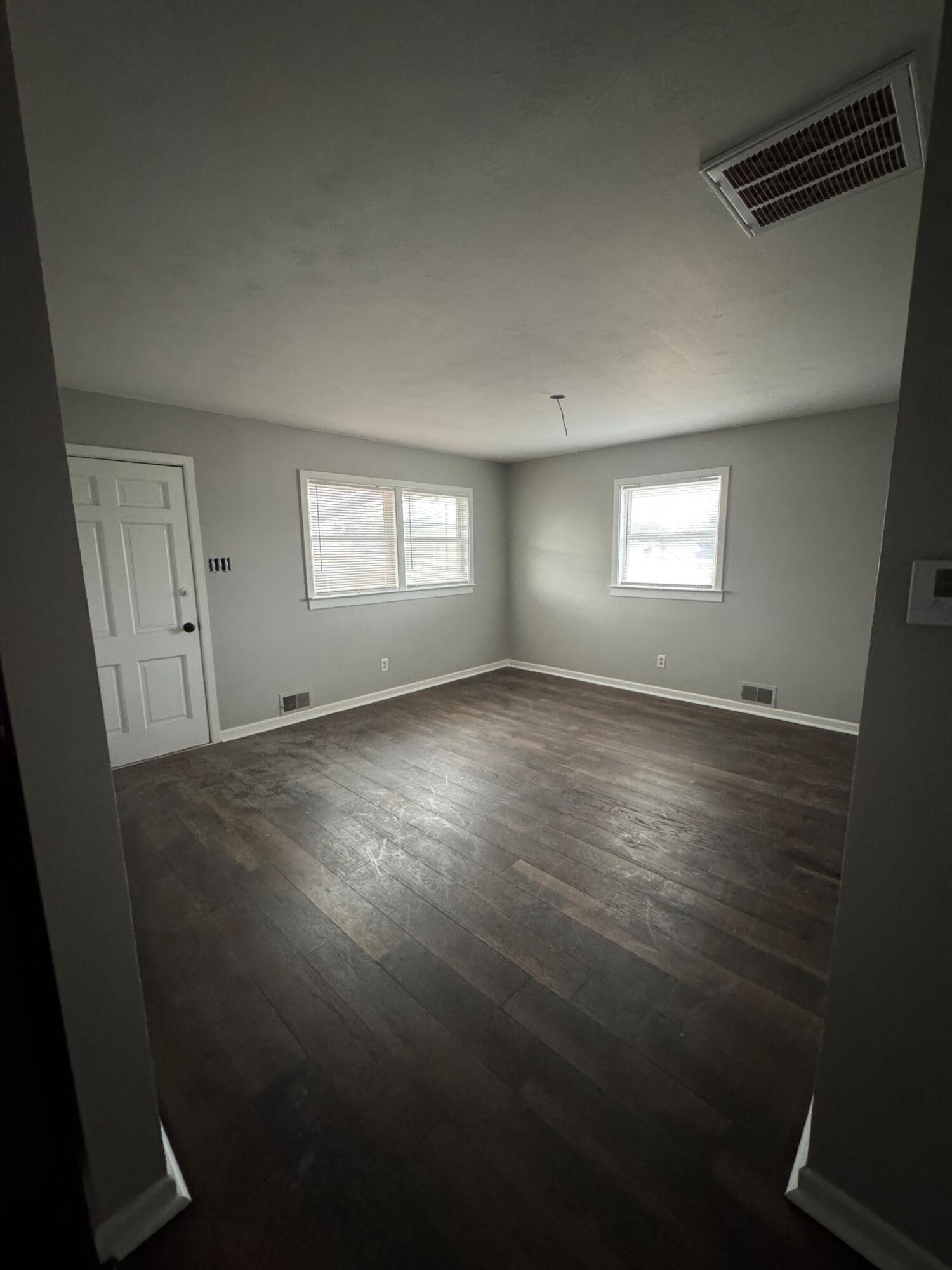 4409 38th Street Lubbock, TX 79414 - Photo 3 of 21 Living Room