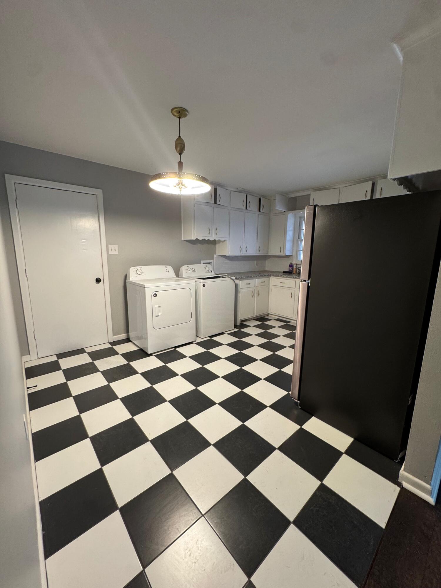 4409 38th Street Lubbock, TX 79414 - Photo 6 of 21 Kitchen