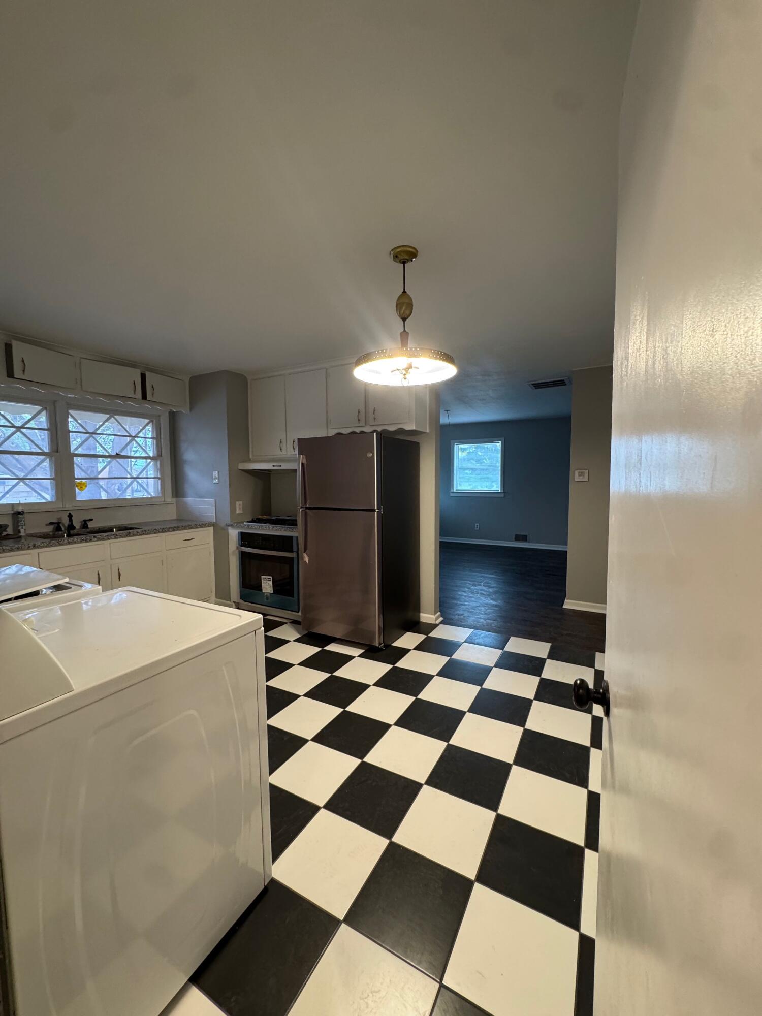 4409 38th Street Lubbock, TX 79414 - Photo 8 of 21 Kitchen