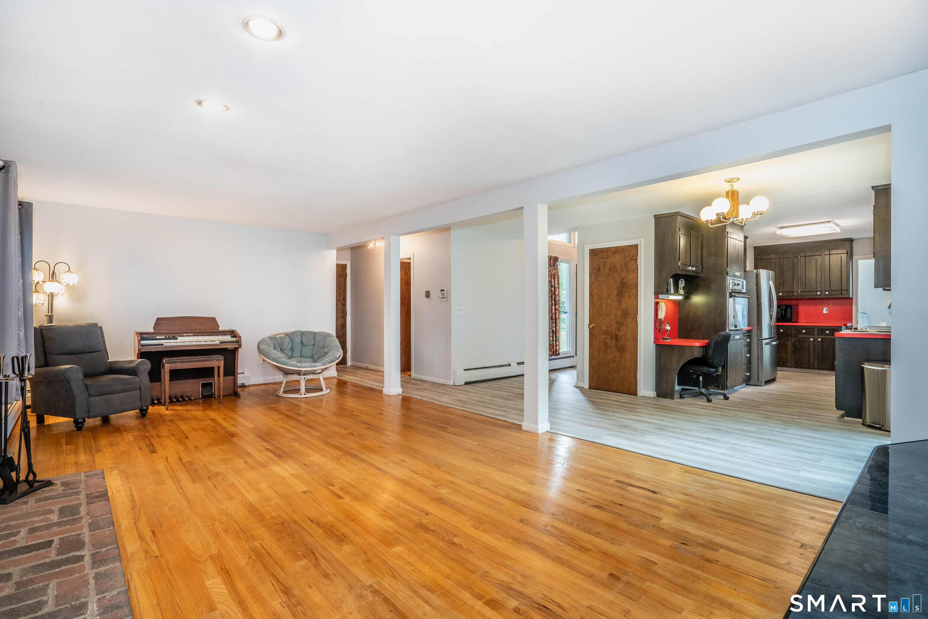 22 Terry Plains Road Bloomfield, CT 06002 - Photo 8 of 34 Gallery Image 8