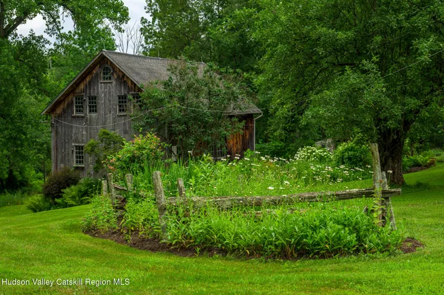 $1,295,000 | 9960 Highway 22, Hillsdale, NY 12529