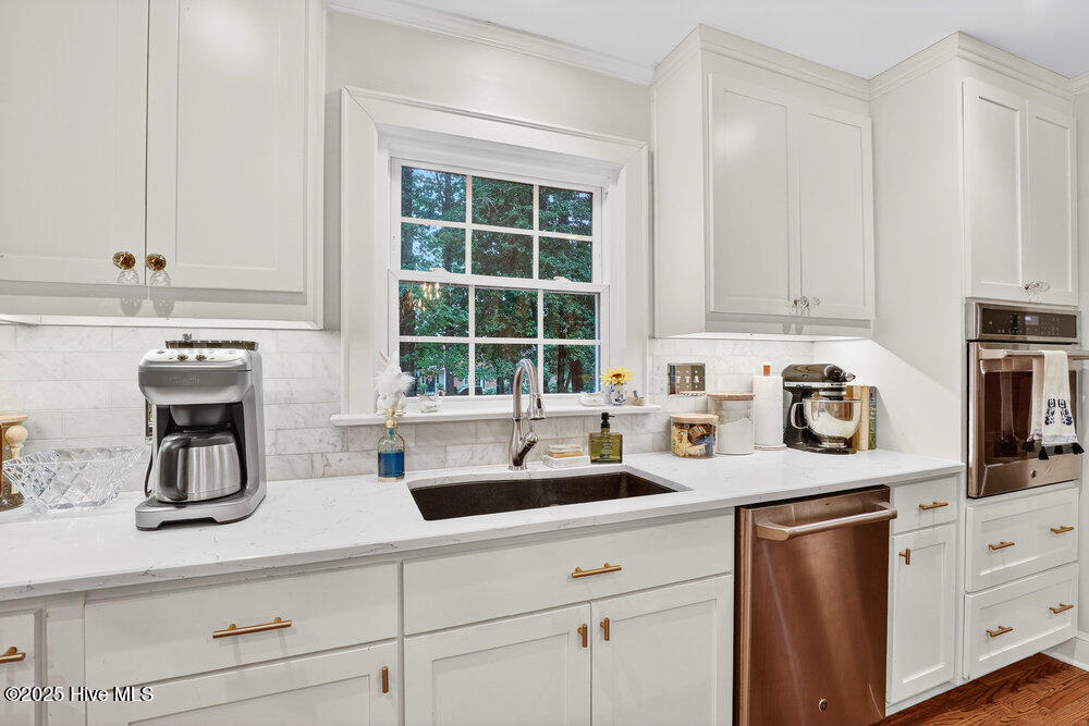 102 Cedar Lane Clinton, NC 28328 - Photo 14 of 48 015_006_6g8a5435_581