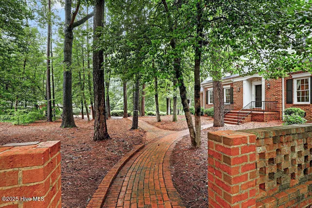 $599,900 | 102 Cedar Lane, Clinton, NC 28328