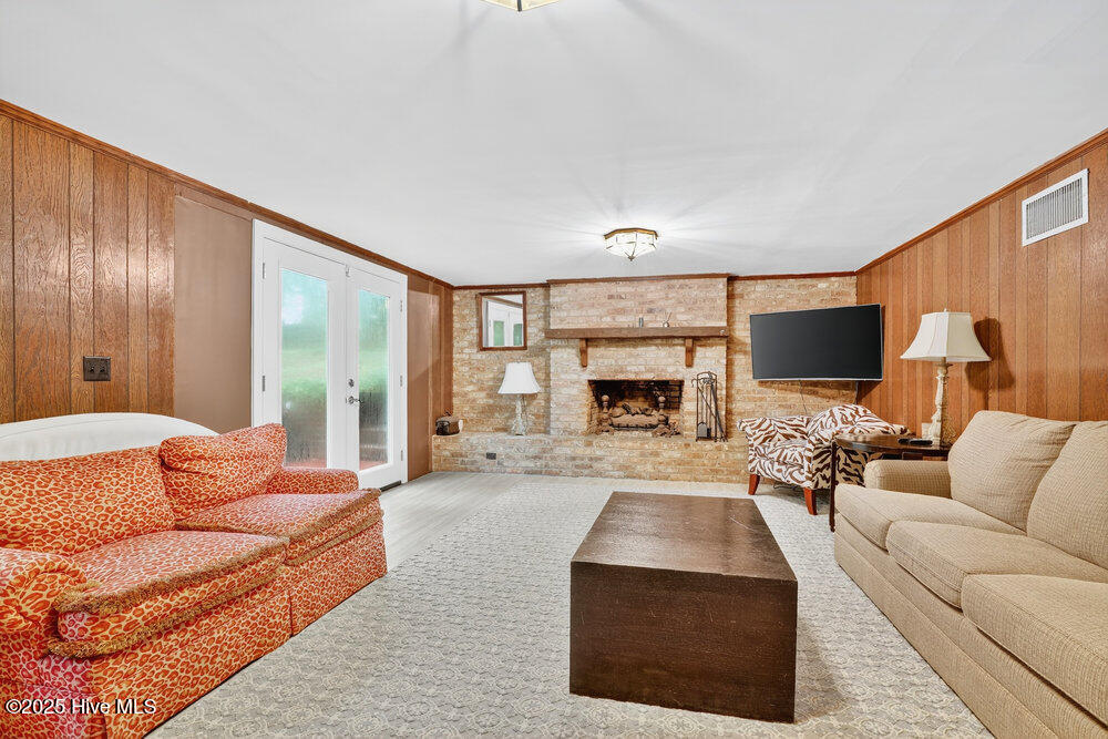 102 Cedar Lane Clinton, NC 28328 - Photo 37 of 48 039_035_6g8a5539_334