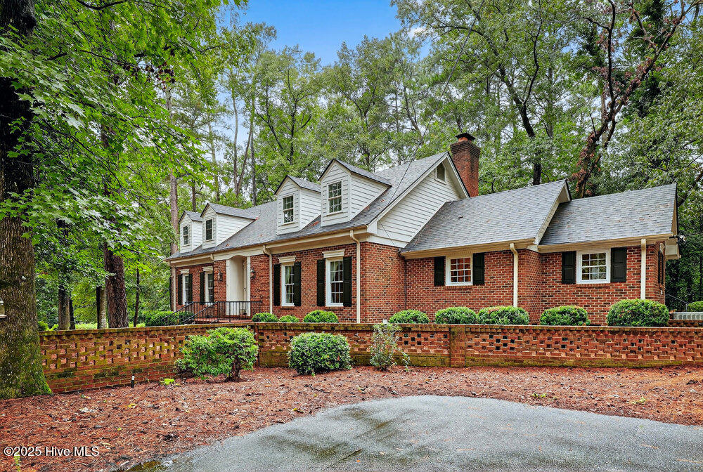 102 Cedar Lane Clinton, NC 28328 - Photo 4 of 48 005_049_6g8a5592_15