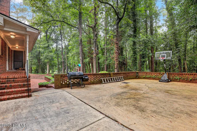 $599,900 | 102 Cedar Lane, Clinton, NC 28328