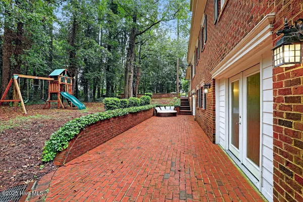 $549,900 | 102 Cedar Lane, Clinton, NC 28328