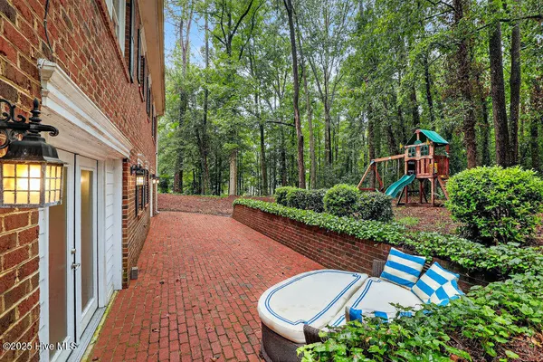 $549,900 | 102 Cedar Lane, Clinton, NC 28328