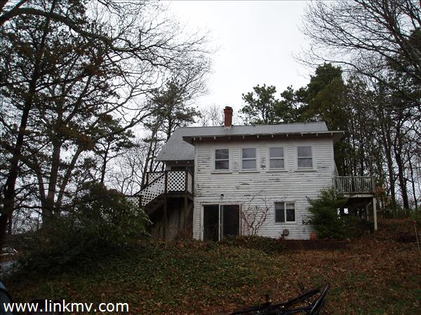 186 State Road Vineyard Haven, MA 02568 - Photo 2 of 2 http://d1qzqeyxiitrap.cloudfront.net/photos/21180/600/b0367b00.jpg