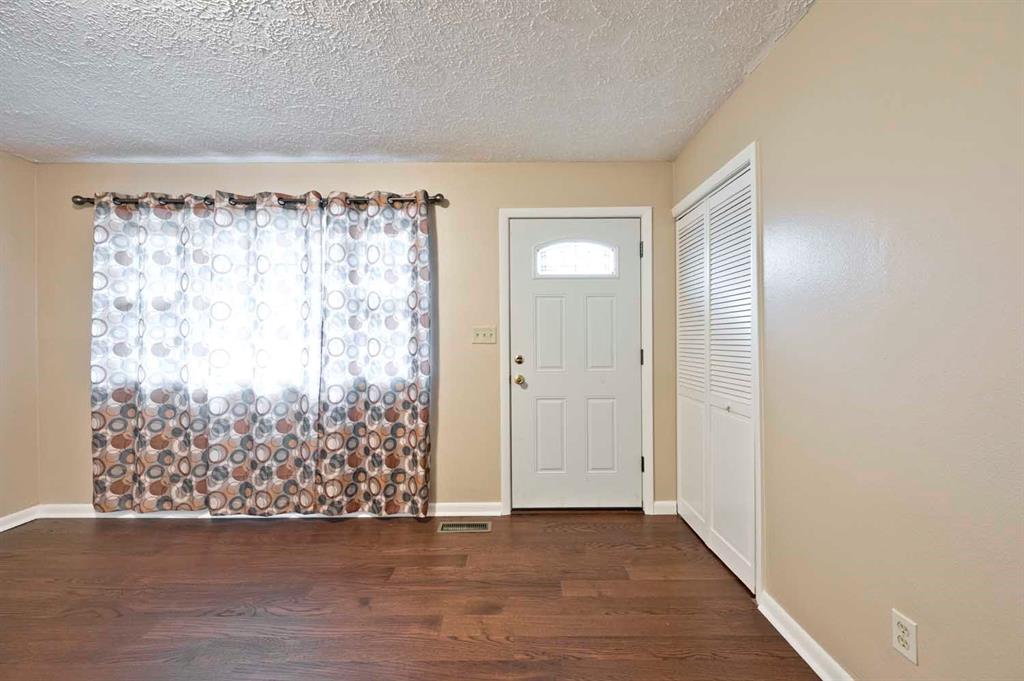 4733 Gambel Road Indianapolis, IN 46221 - Photo 6 of 18 Gallery Image 6