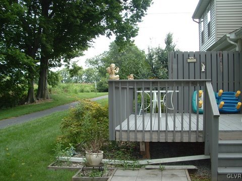 4145 Walter Road Bethlehem, PA 18020 - Photo 2 of 11