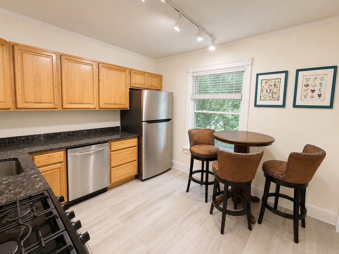 519 Hamilton Street, Unit 2W Evanston, IL 60202 - Photo 5 of 15