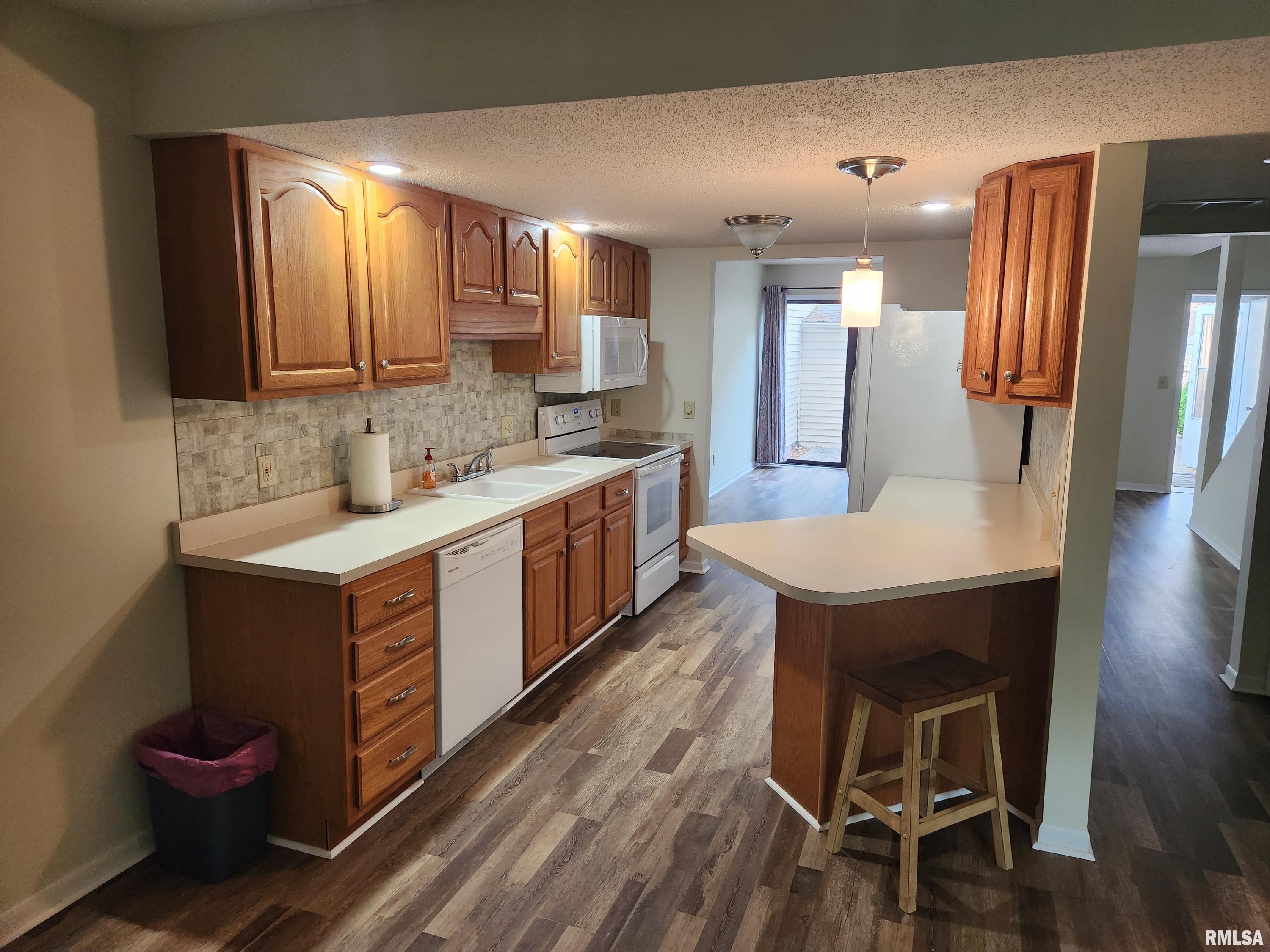 22 Country Place Springfield, IL 62703 - Photo 5 of 12 Gallery Image 5