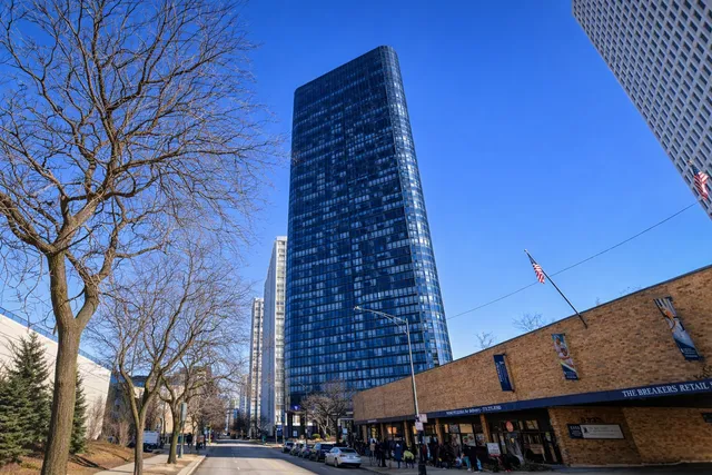 $219,000 | 5415 North Sheridan Road, Unit 4502, Chicago, IL 60640