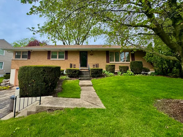 $215,000 | 303 Gayle Avenue, DeKalb, IL 60115